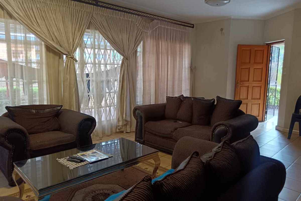 A beautiful family home in the heart of Ninapark - Photo 2