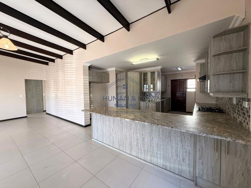 Modern 4-bedroom Home in Fairway Estate - Photo 7