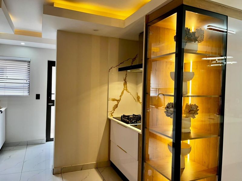Luxurious 4-Bedroom House in Willow Acres Estate - Photo 10
