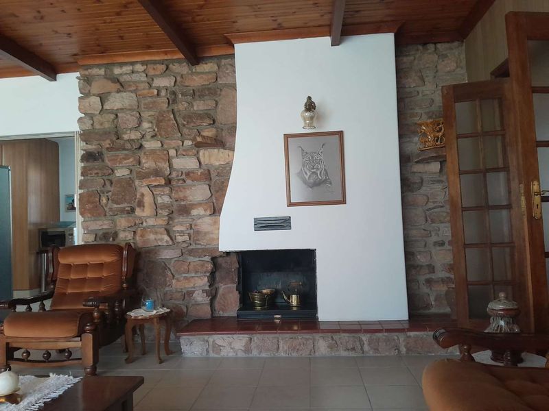 Well maintained 4 Bedroom Family Home - Photo 2