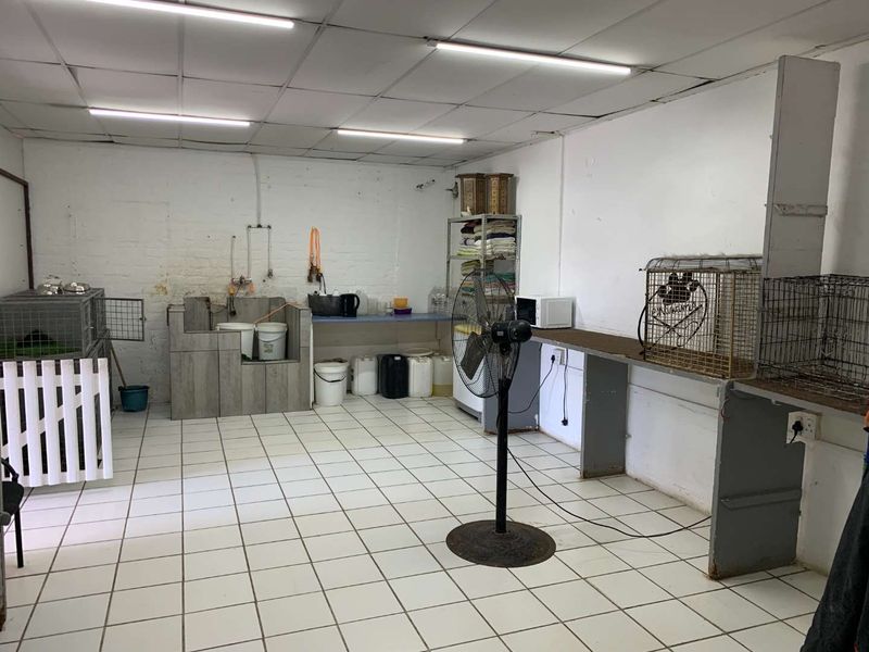 Versatile Kuilsriver Unit: Reception, Work, or Storage - Photo 7