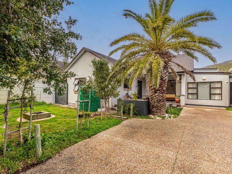 Charming 3-Bedroom Home with Separate Flatlet in Prime Location - Photo 2