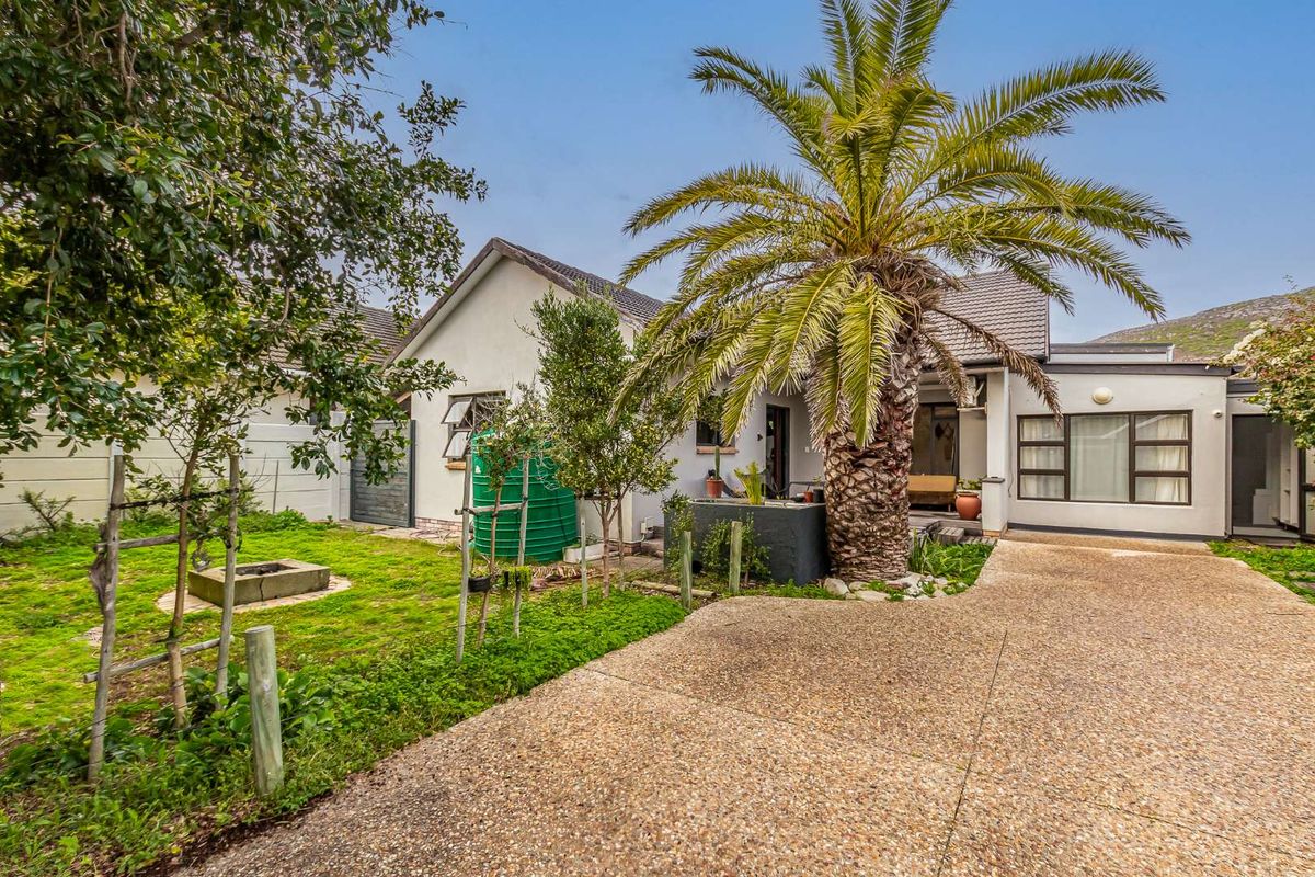 Charming 3-Bedroom Home with Separate Flatlet in Prime Location - Photo 2