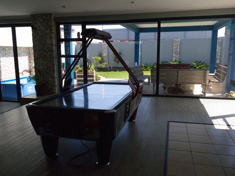 FOR SALE: SPACIOUS 5 BEDROOM FAMILY HOME WITH INDOOR & OUTDOOR BBQ IN OCEAN VIEW, SWAKOPMUND - Photo 7
