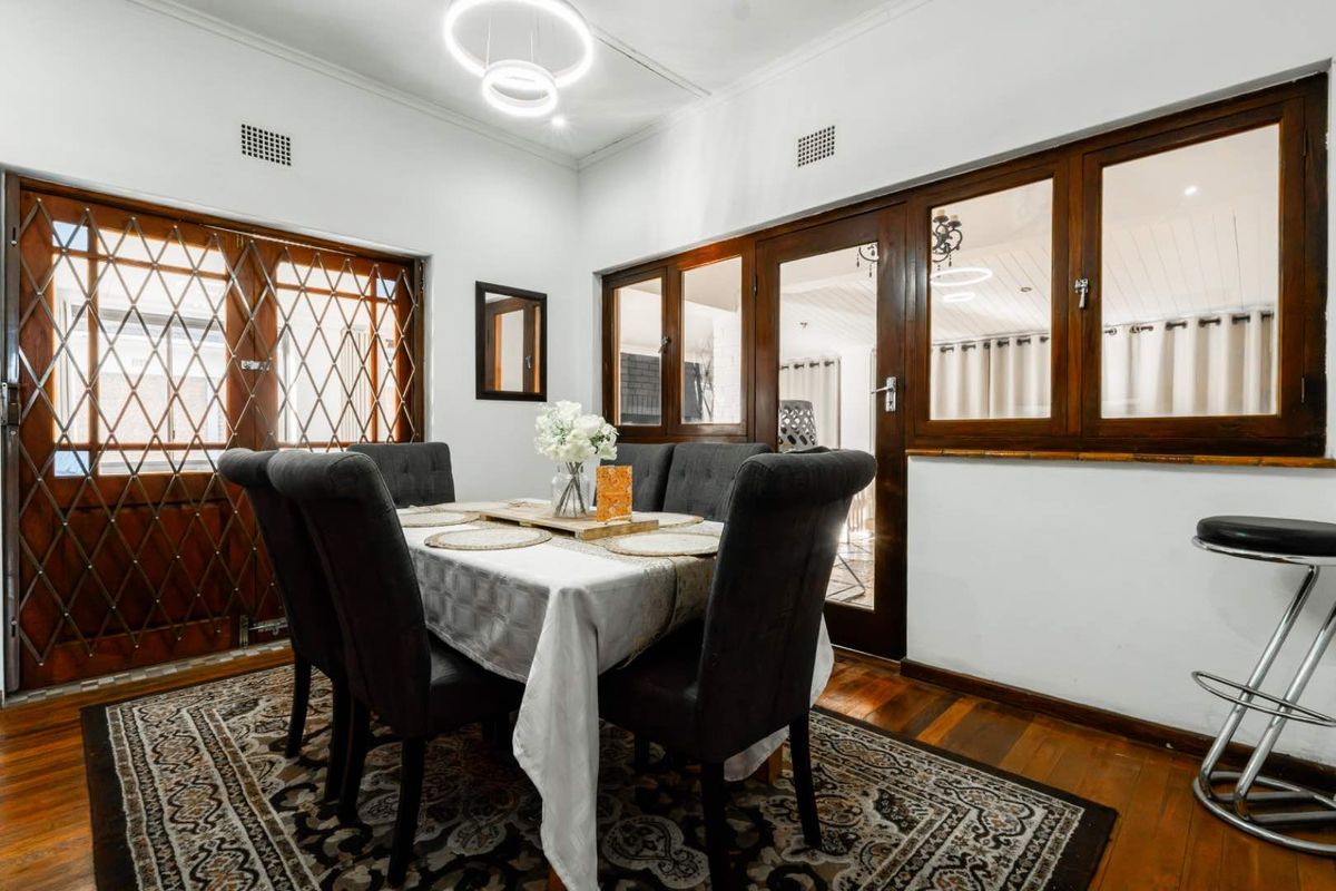 Spacious 3-Bedroom Family Home To Rent – Comfortable Living & Entertainer’s Delight - Photo 3