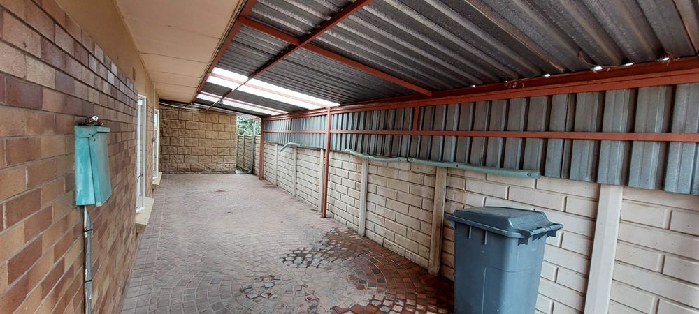 Flatlet's parking area