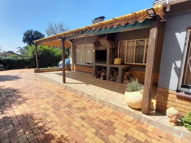 Lovely home in birchleigh - Photo 6