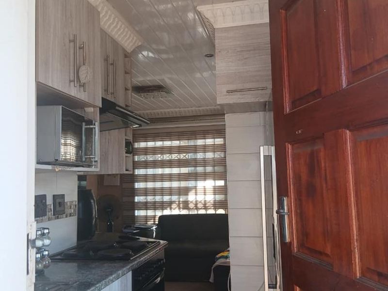 Your Dream Home: Modern Comfort in a Secure Community - Photo 5