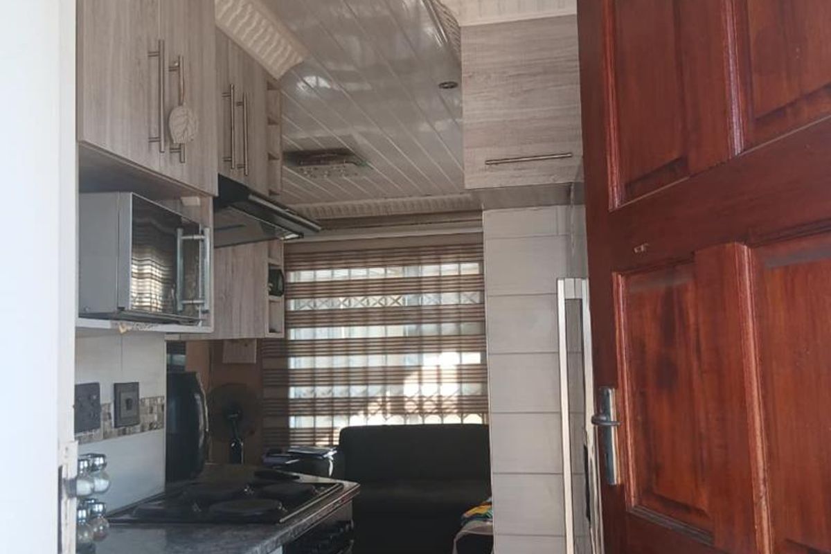 Your Dream Home: Modern Comfort in a Secure Community - Photo 5