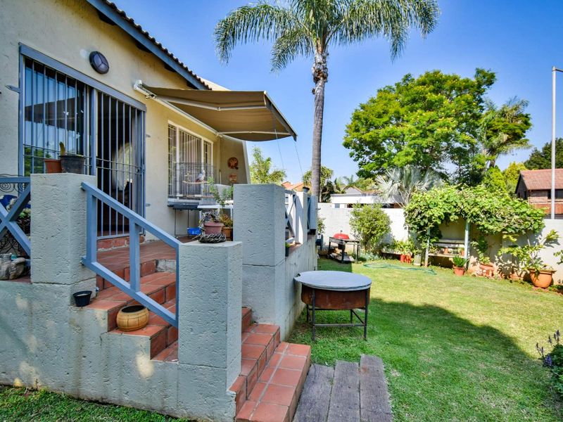 Cute as a button! - Photo 4