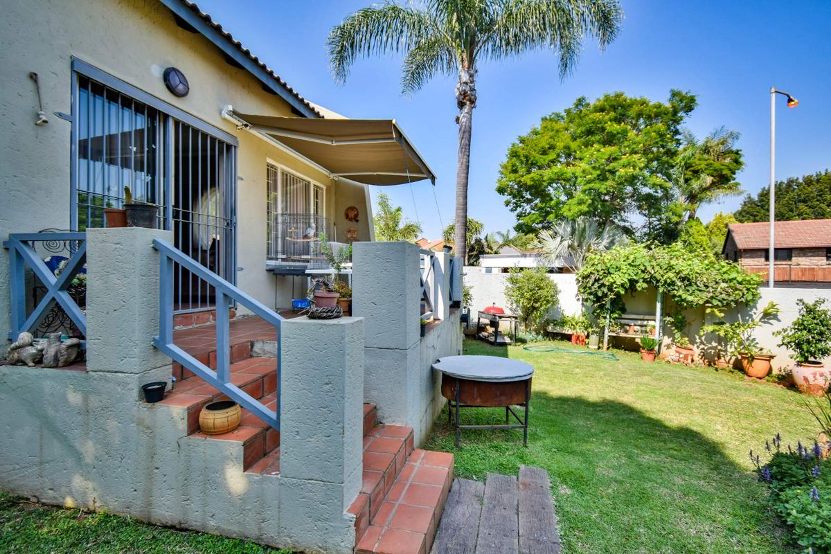 Cute as a button! - Photo 4