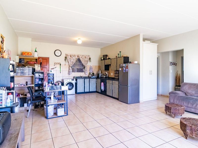 For Sale: Ground Floor Apartment, Two Bedroom - Photo 8