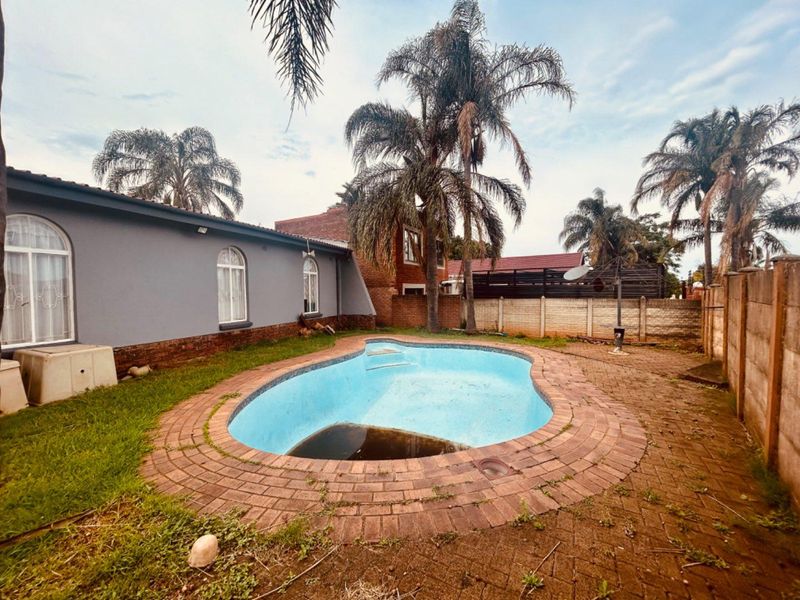 4 bedroom house fro sale in Vryheid - Photo 5
