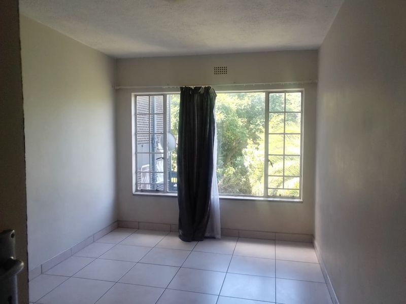 Duplex For Sale in Kew Johannesburg - Photo 10