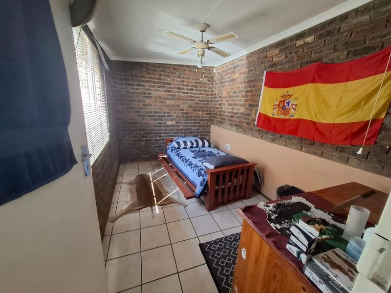 Where family living meets effortless entertaining - In the heart of Kanonkop - Photo 2