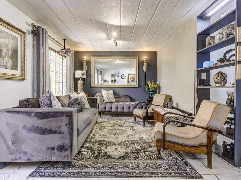 STUNNING DUPLEX IN THE GRENADINES - PET FRIENDLY! - Photo 3