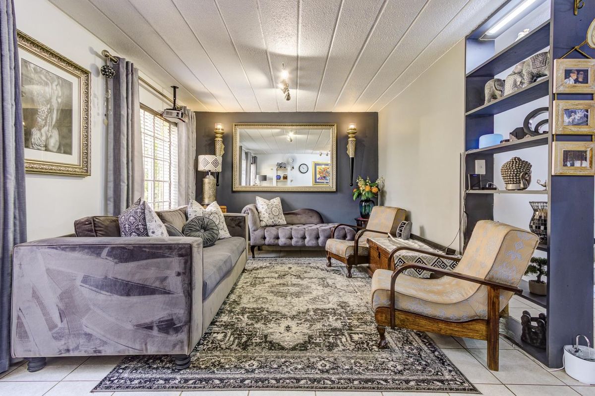 STUNNING DUPLEX IN THE GRENADINES - PET FRIENDLY! - Photo 3