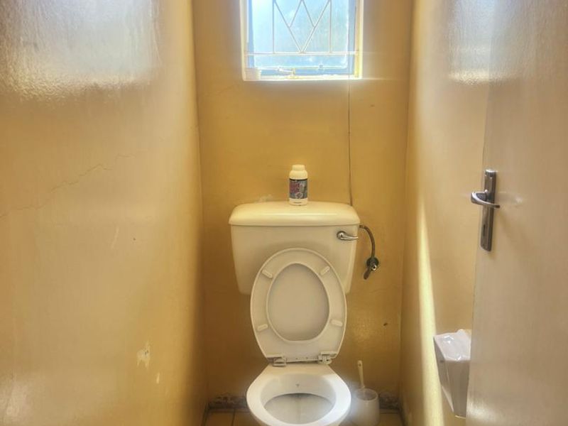 Spacious Home for Sale in Khomasdal - Photo 8