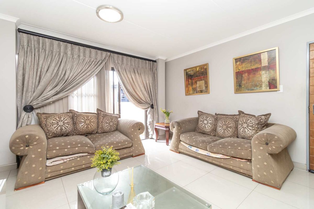 Bright 3-Bedroom Unit with Private Garden and Inverter!! - Photo 4