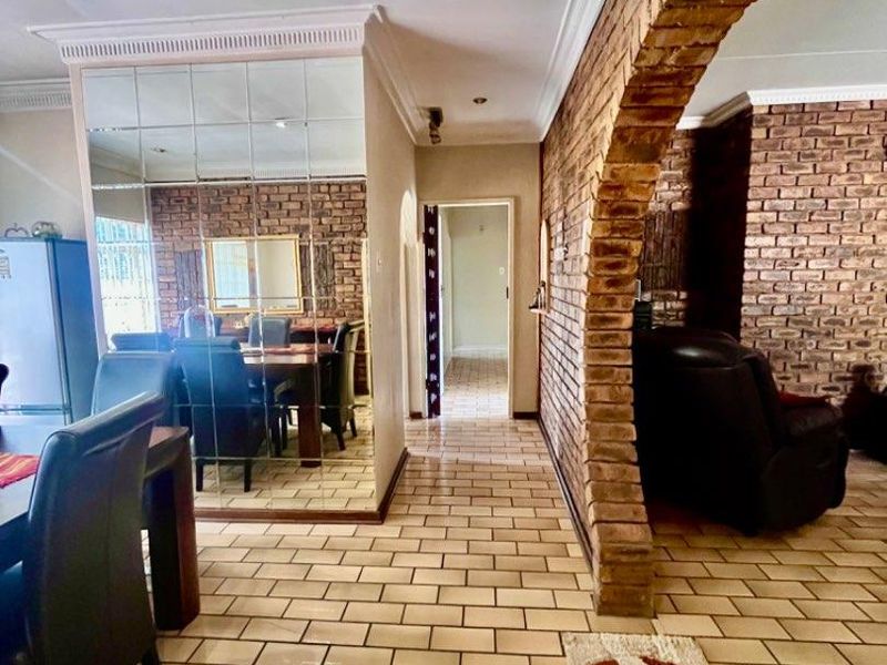 Beautiful home for Sale in Dersley - Photo 10