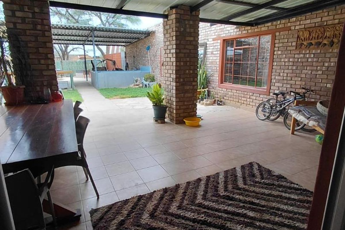 Rustic Elegance in Omaruru! - Photo 2