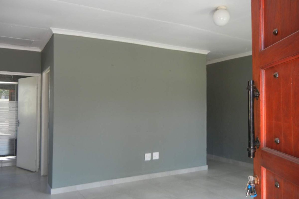 Two bedroom Cottage in Brackendowns - No Pets allowed - Photo 3