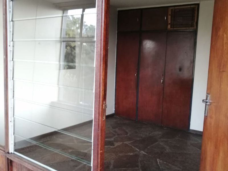 Your Ideal Home: 2.5 Beds, Secure Parking, and More! - Photo 8