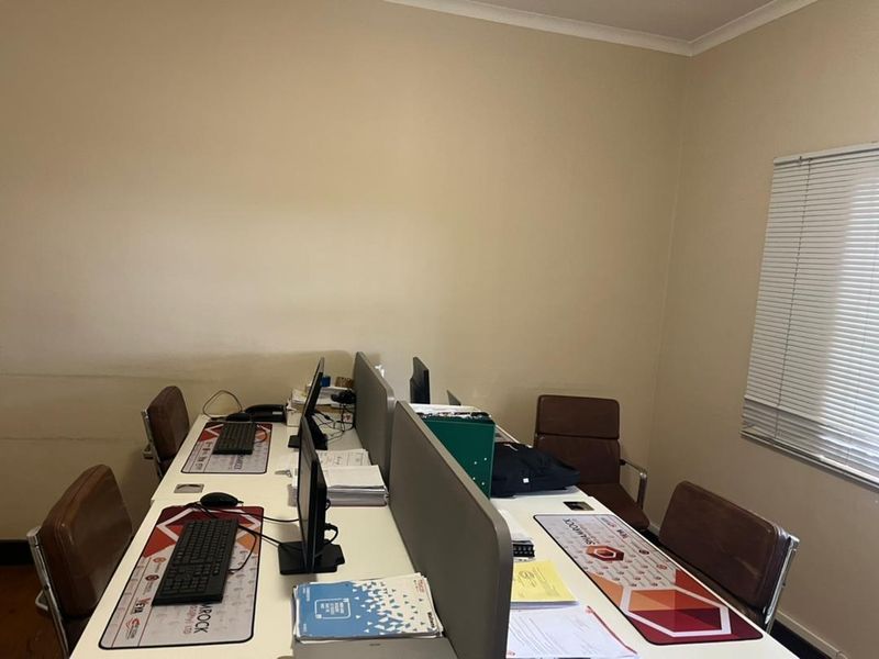 Office space for rent in Windhoek West - Photo 3