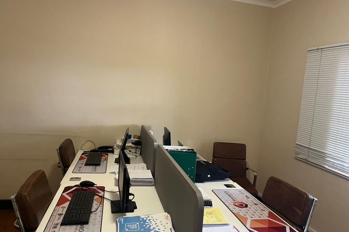 Office space for rent in Windhoek West - Photo 3