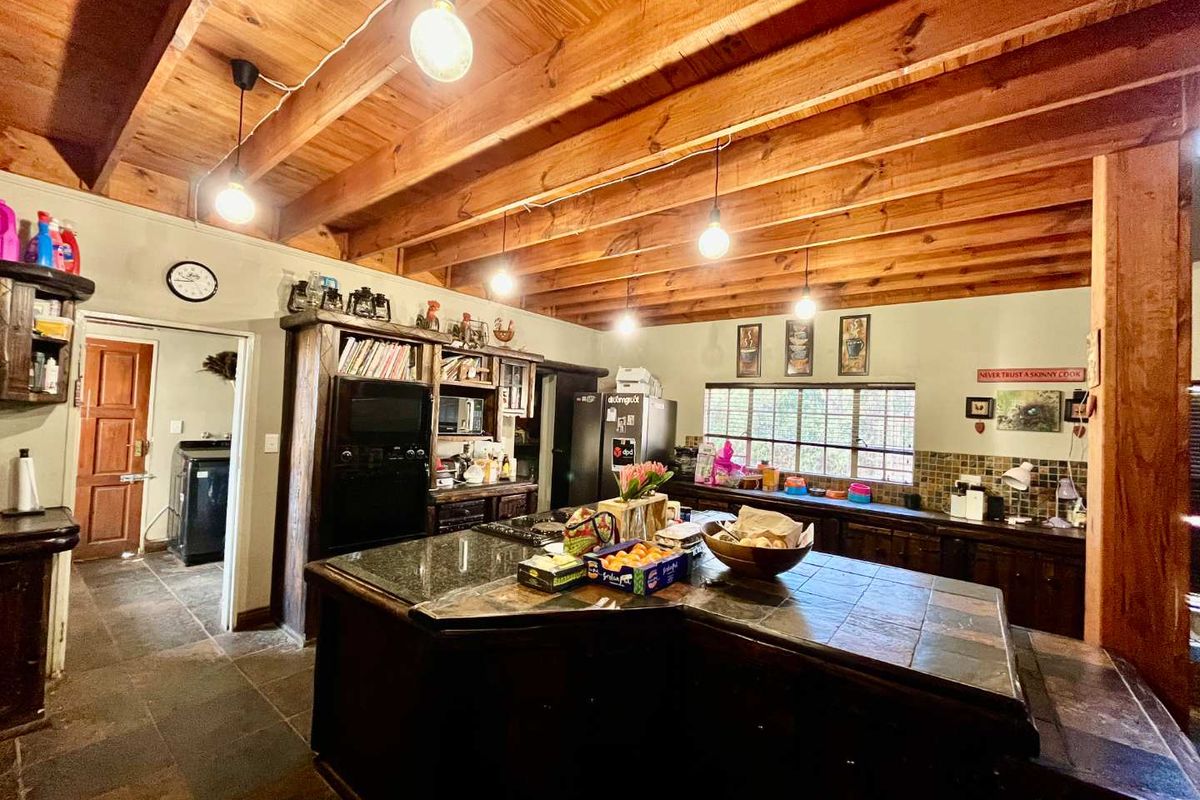 Country Living Meets City Convenience: Exceptional Mnandi Smallholding - Photo 4