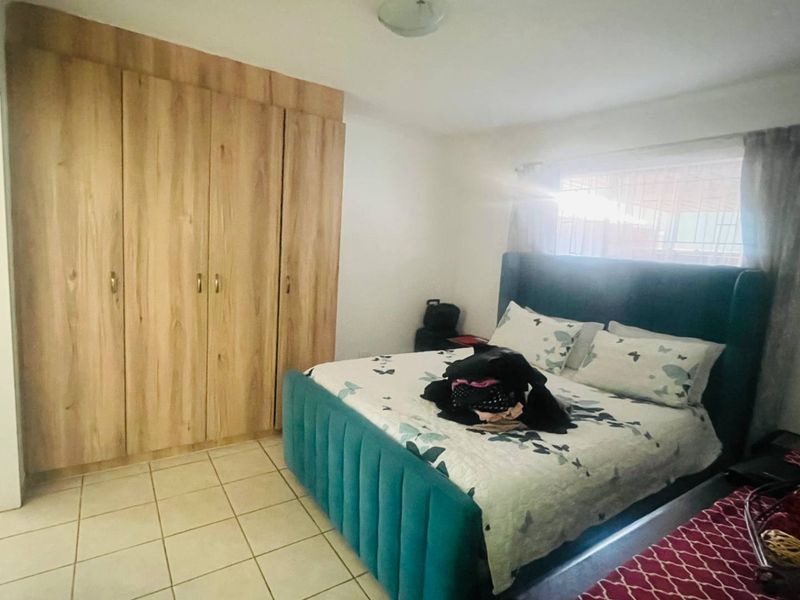 House in Leopard Rest Estate - Photo 6