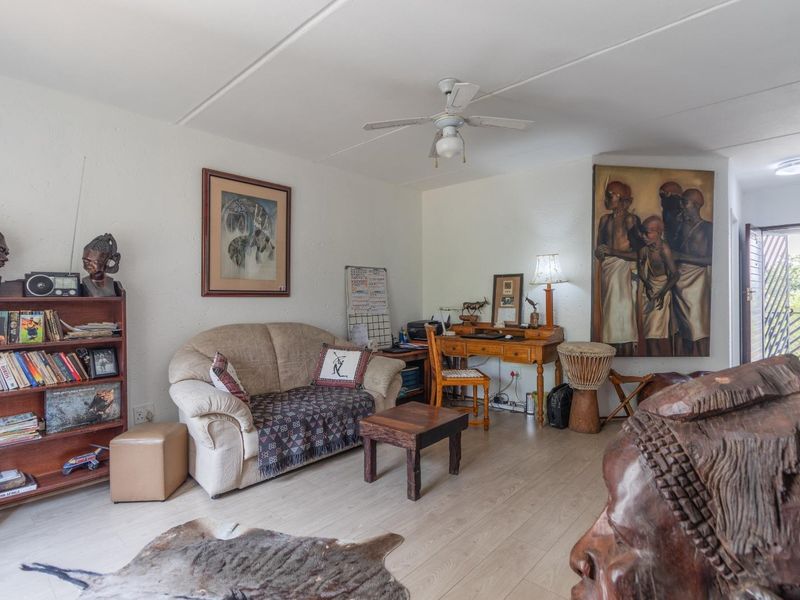 1 Bed 1 Bath for Sale in Benmore, Sandton - Photo 4