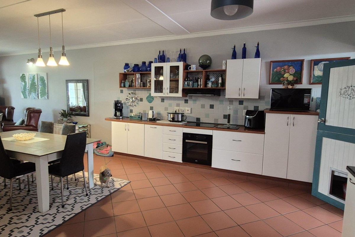 STUNNING FAMILY HOME FOR SALE IN ACADEMIA - Photo 4