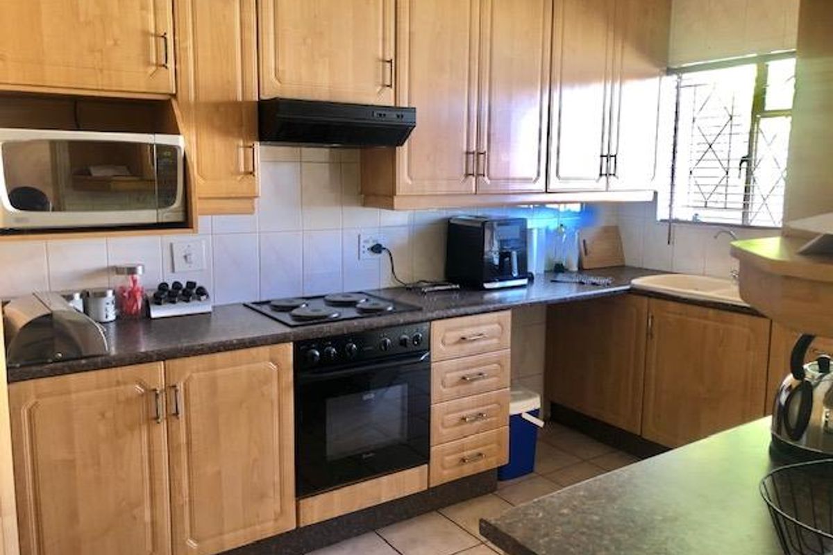 3-Bedroom Home for Sale in Verwoerdpark! - Photo 4