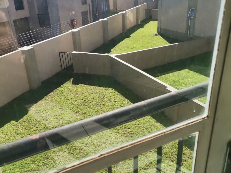 Bachelor Apartment for Sale in ParkView Apartments Boksburg - Photo 9