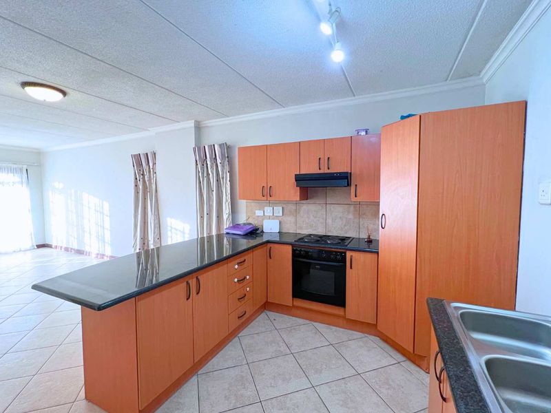 Three Bedroom townhouse in Montana - Photo 8