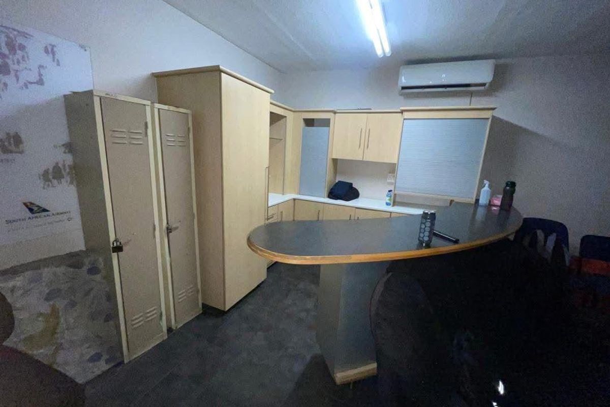 Business property for sale - Photo 3