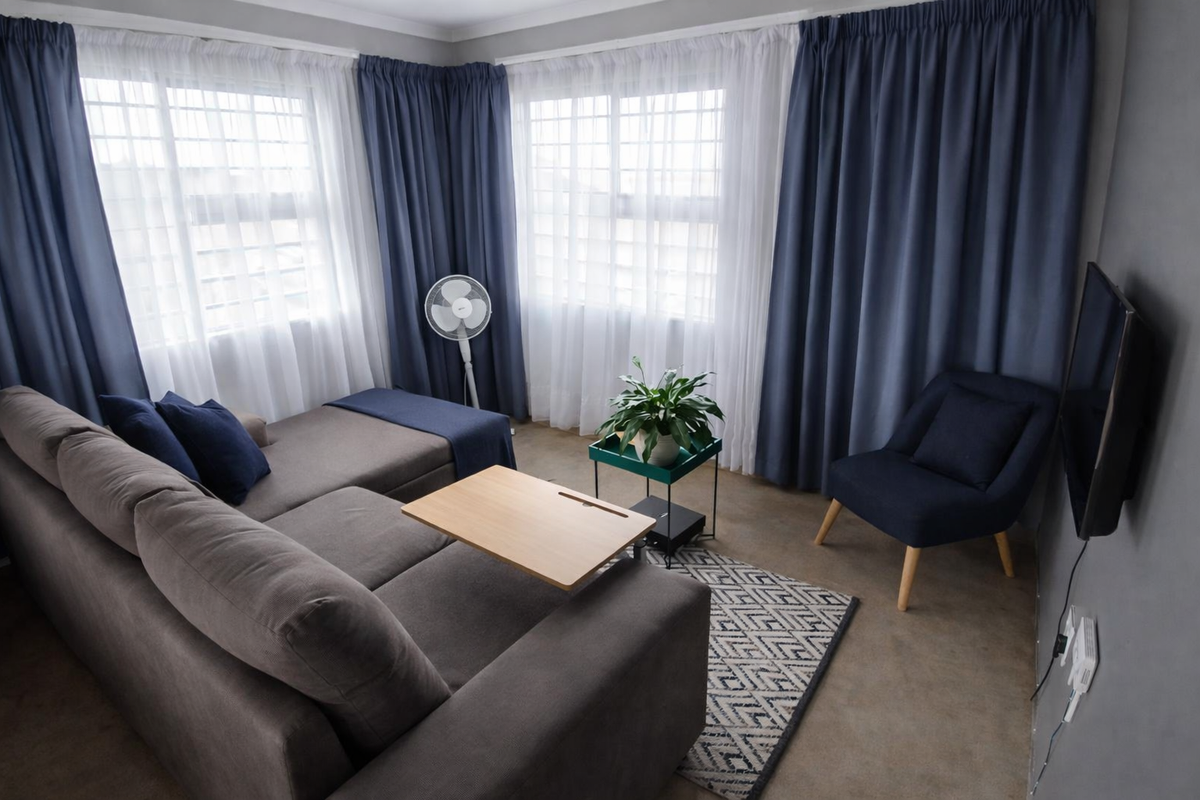 Charming 3-Bedroom Home in a Tranquil Estate - Photo 3