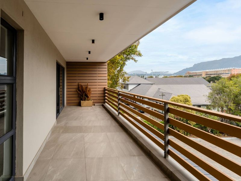 Split-Level Living With Amazing Mountain Views At The Chesterfield - Photo 9