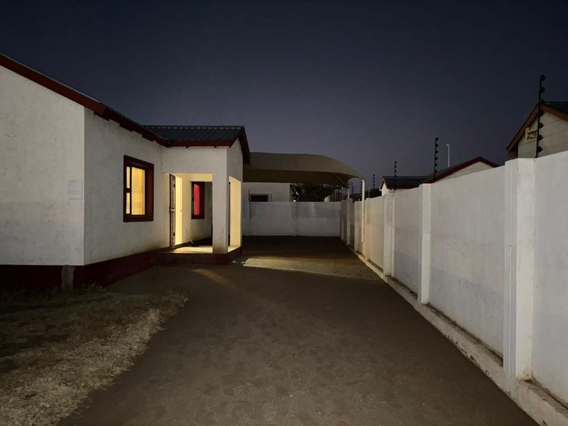 FIVE RAND PROPERTY FOR SALE. - Photo 9