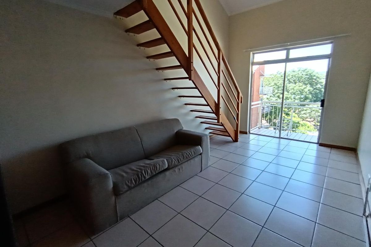 Hillcrest Boulevard II, 1 bedroom loft to rent - Photo 2