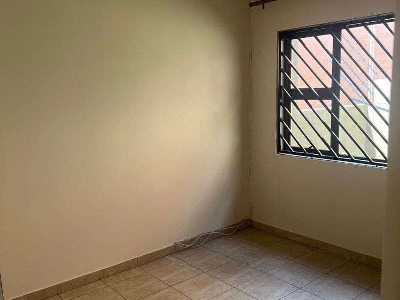 Modern Two bedroom town house for sale in Otjomuise 4 - Photo 7