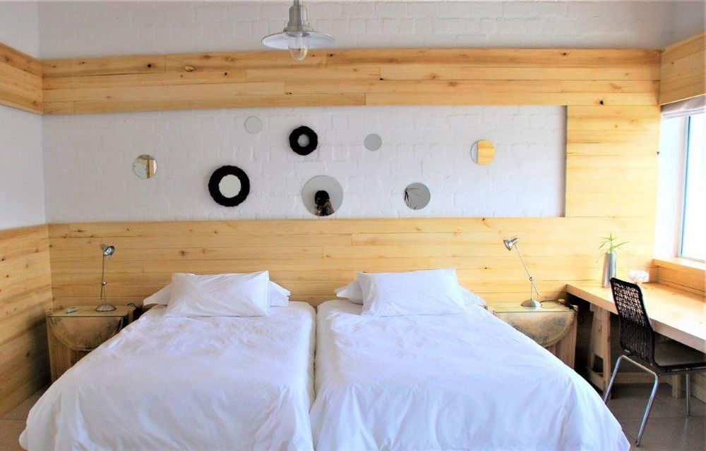 Twin Bedroom 1