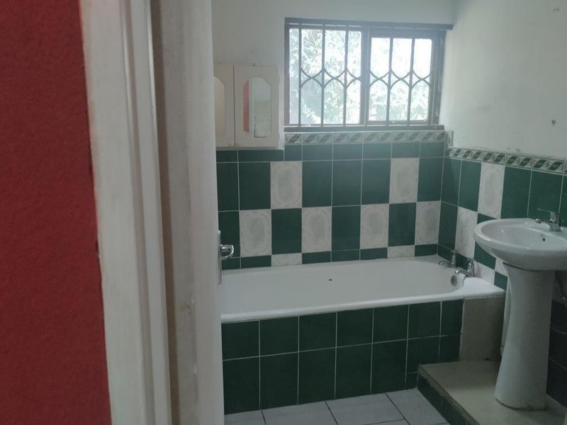 8 Bedroom Home for Large Family or Rental Investment - Photo 1