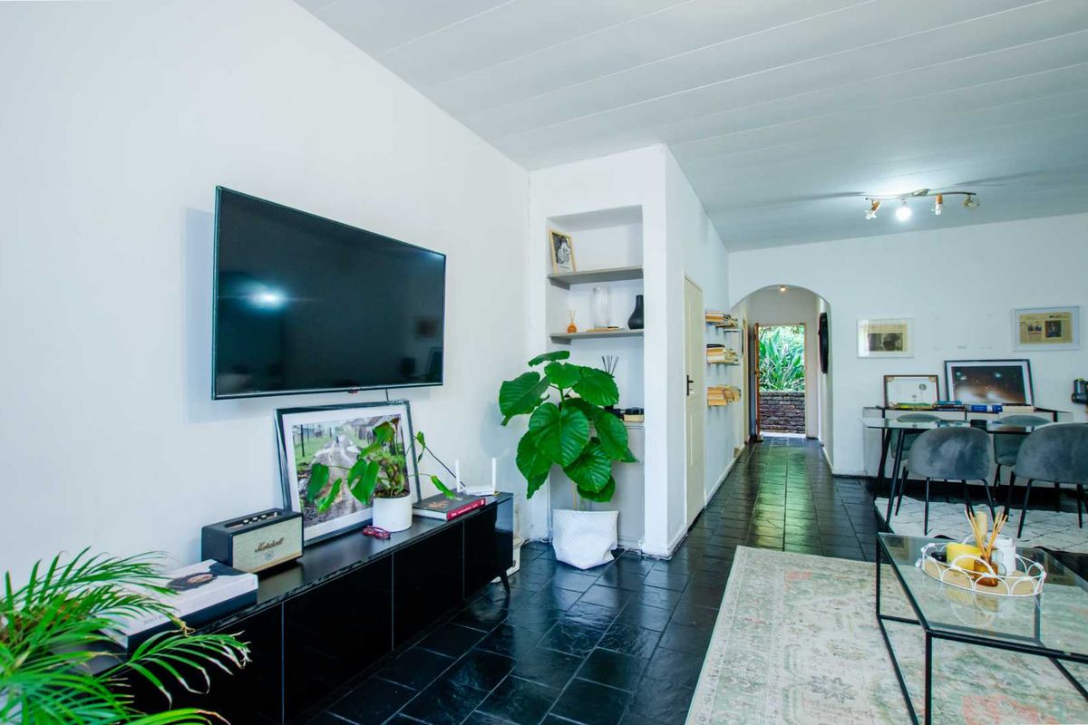 Investment Opportunity / Ideal First Home in Windsor East! - Photo 5