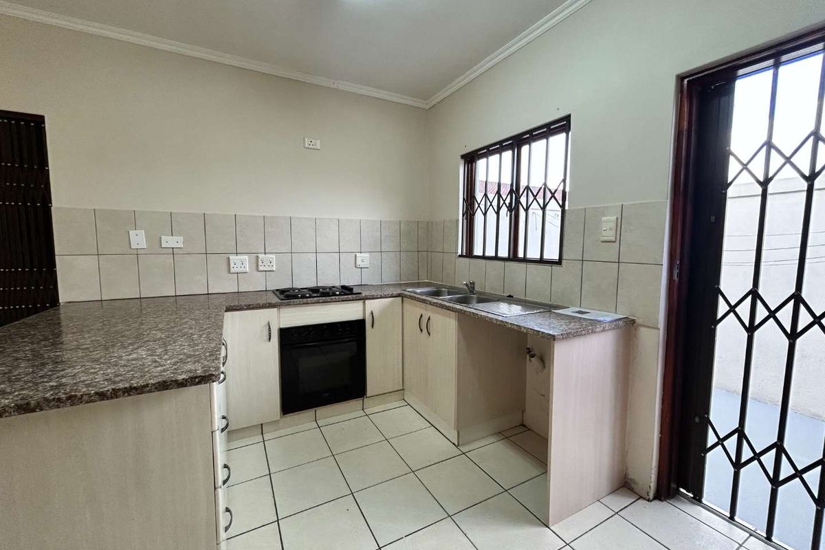 For Sale | Reservoir Hills  | 3 Bedroom 2 Bathroom Townhouse - Photo 5
