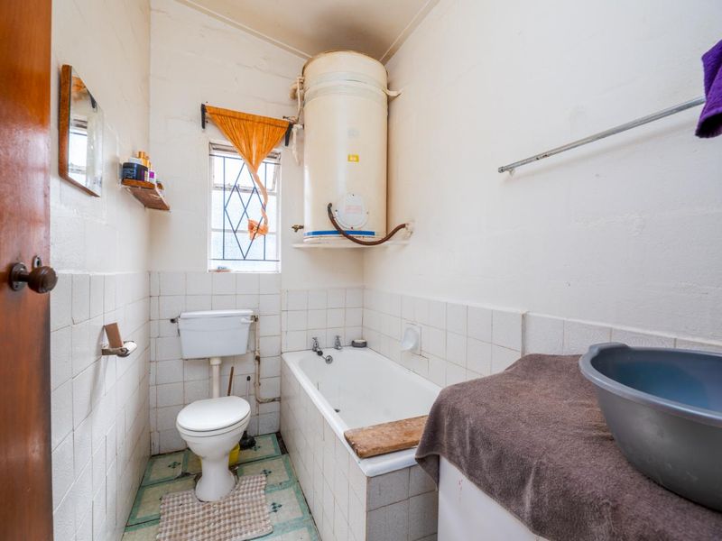 Charming 3-Bedroom Freestanding Home in Ocean View – Estate Late Sale for R850,000 - Photo 7