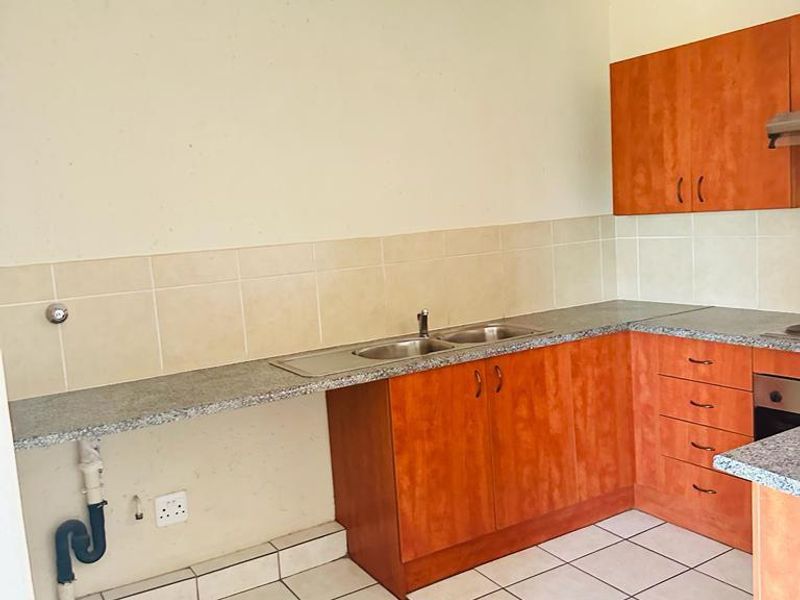 Lovely ground floor 2Bedroom Apartment for Sale - Photo 8