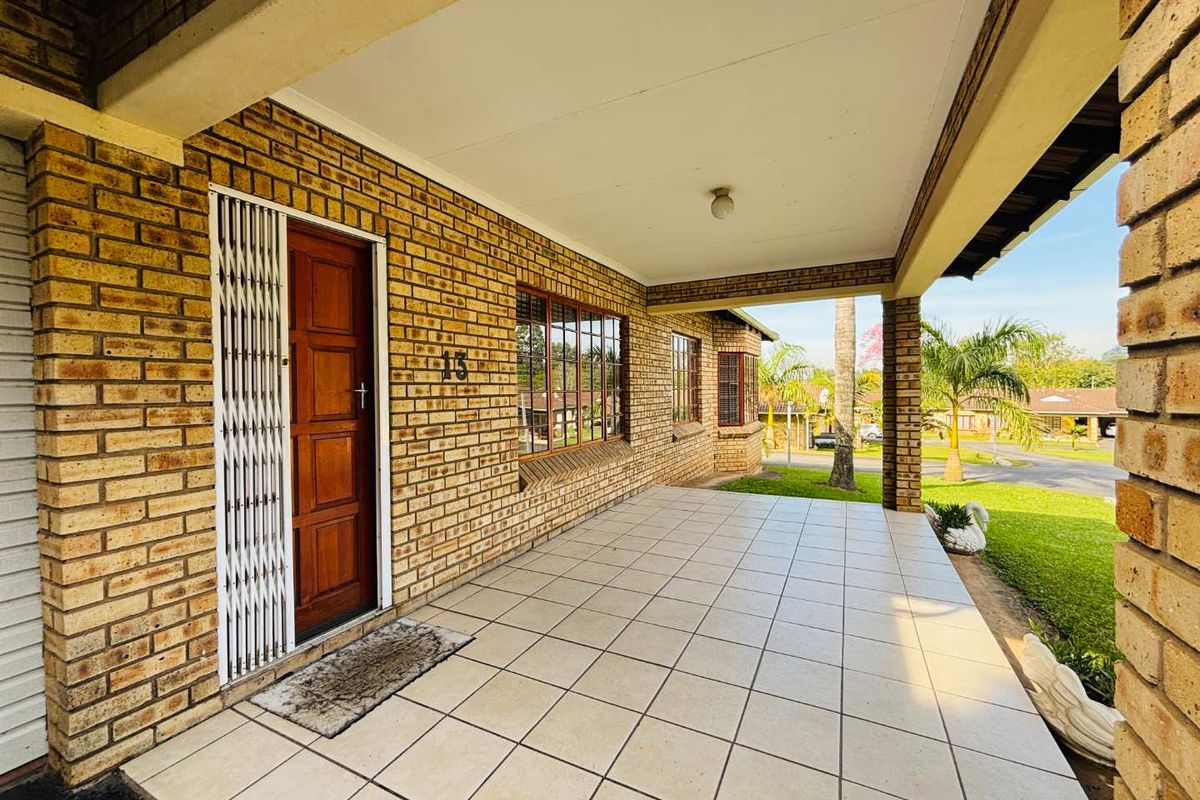 3 Bedroom House for Sale in Chasedene Estate, Pietermaritzburg - Photo 2