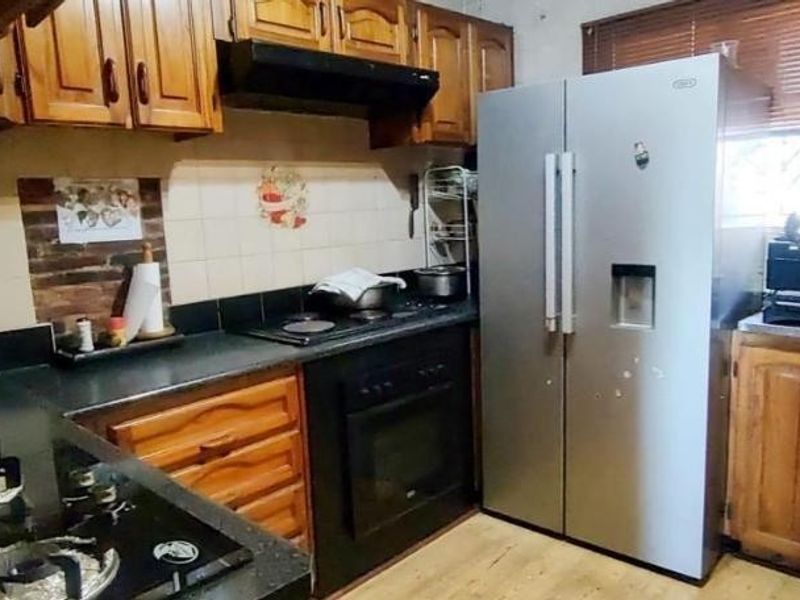 3 Bedroom House for sale in Montford - Photo 5